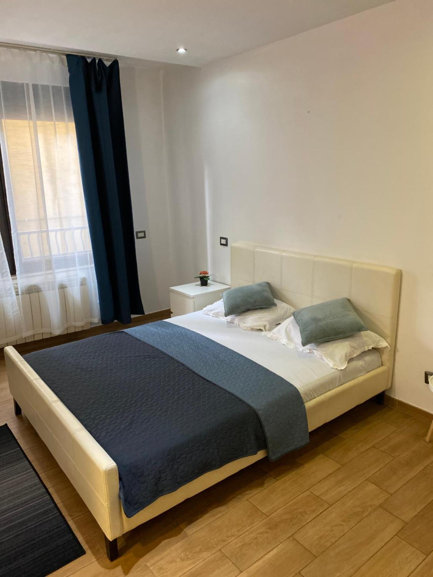 Royal Suite Unirii-2 Bdr Apartment Bucharest Luaran gambar
