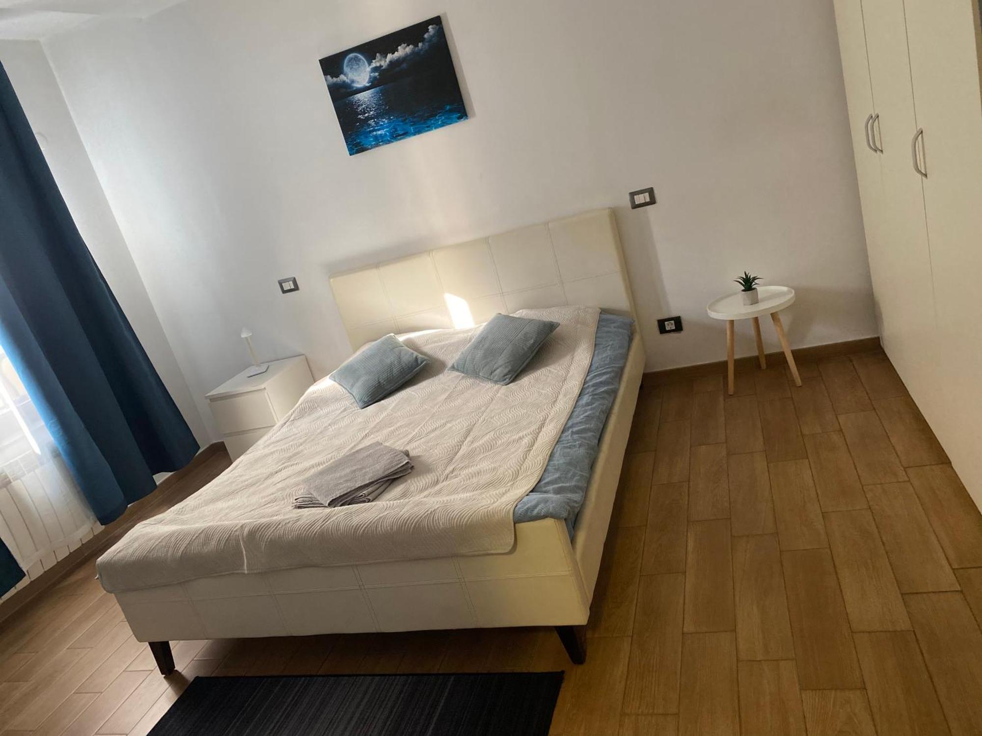Royal Suite Unirii-2 Bdr Apartment Bucharest Luaran gambar