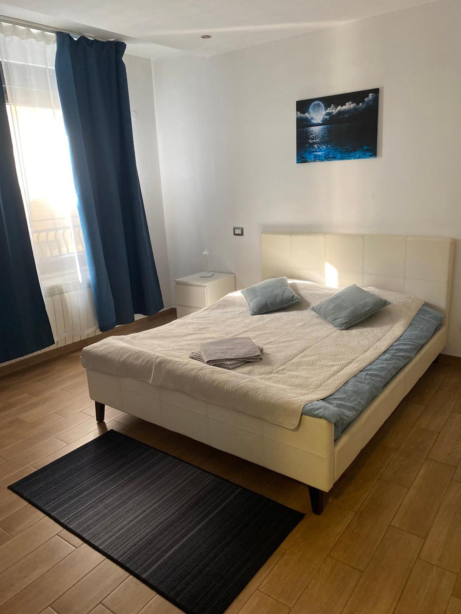 Royal Suite Unirii-2 Bdr Apartment Bucharest Luaran gambar
